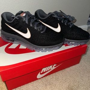 NEW Nike Air Max 2017